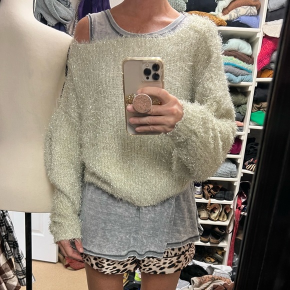 Free People, XS, yellow/gold shimmery sweater. - Picture 7 of 7